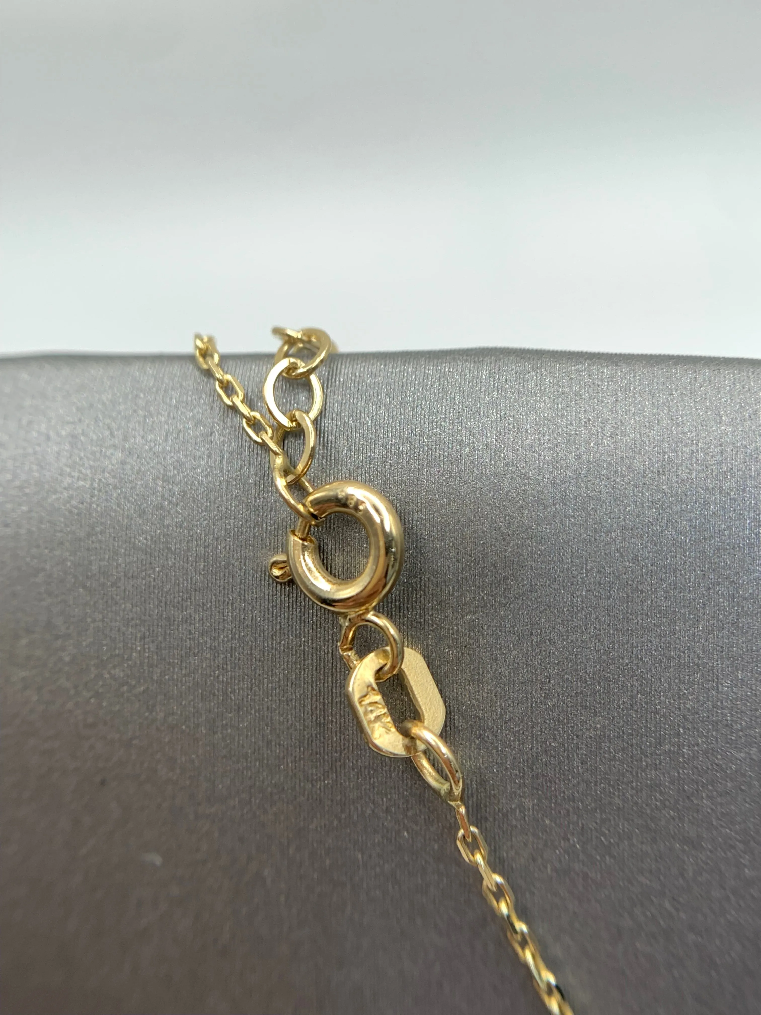 14K Gold Infinity Pendant with Chain (2.2g)