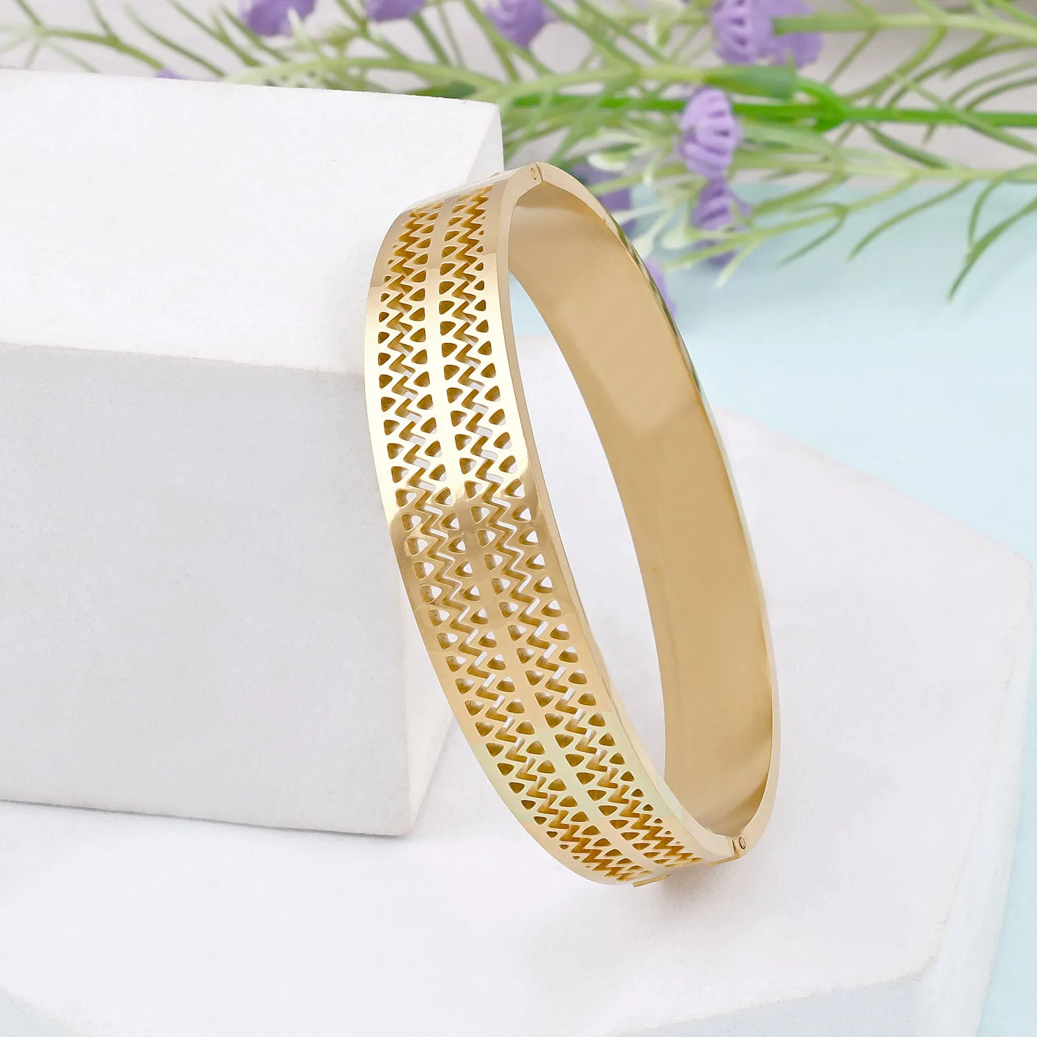 Golden Shine Kada Bracelet