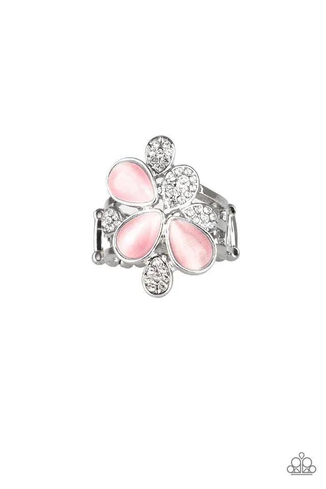 Paparazzi Ring ~ Diamond Daises - Pink