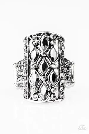 Paparazzi Ring ~ Let Me Adjust My Crown - Silver