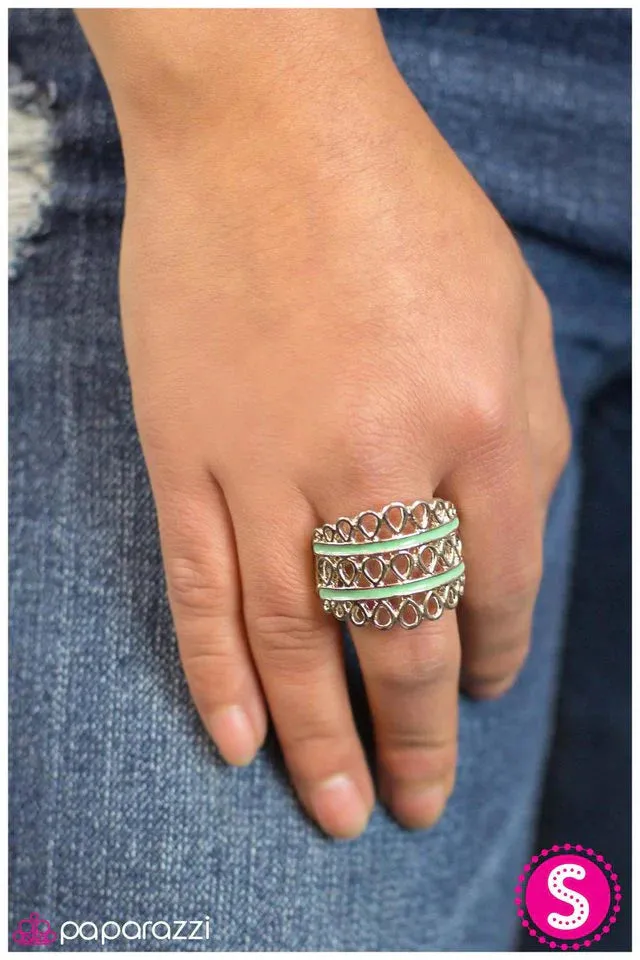 Paparazzi Ring ~ Stole the Crown - Green