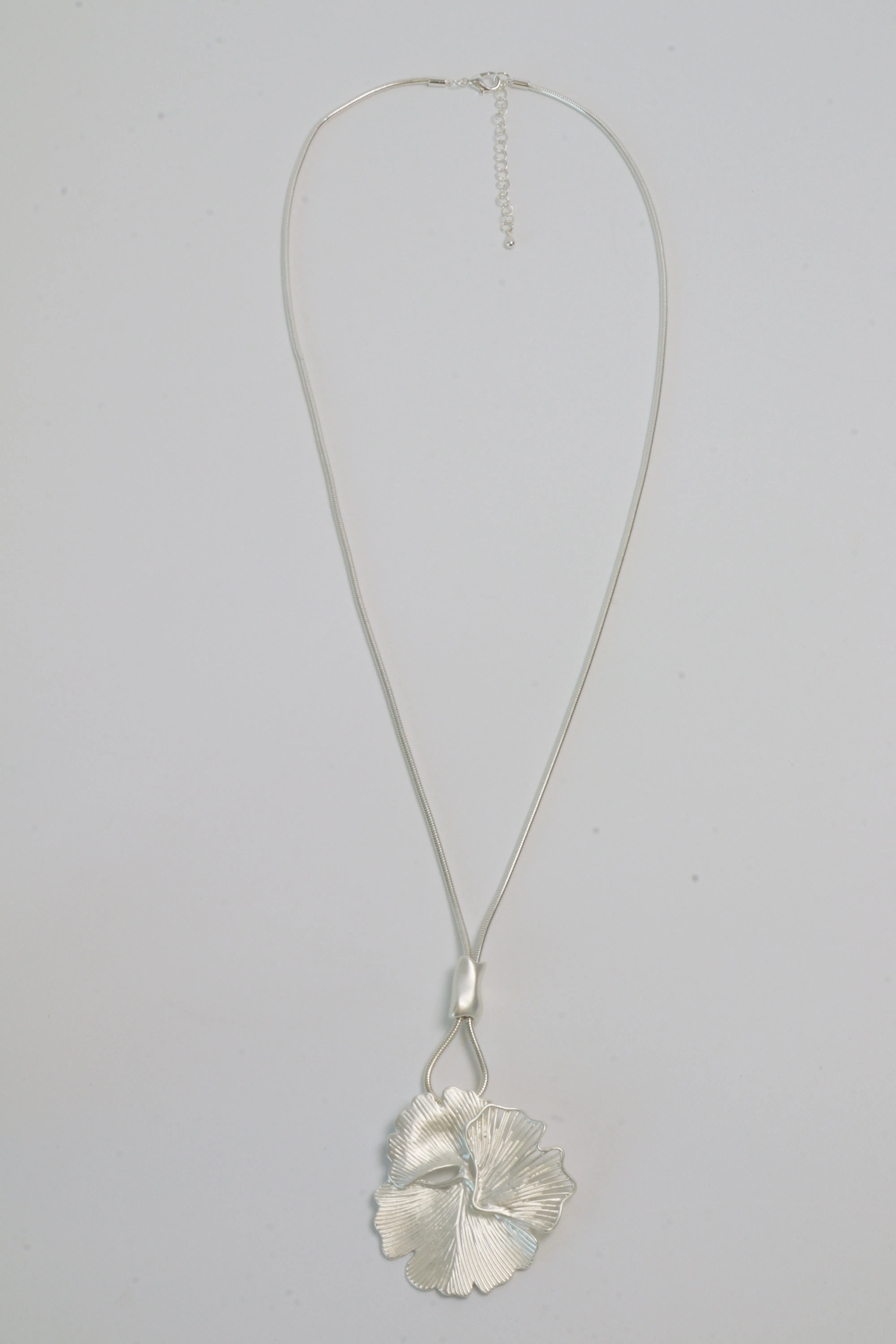 Poppy Necklace in Silver